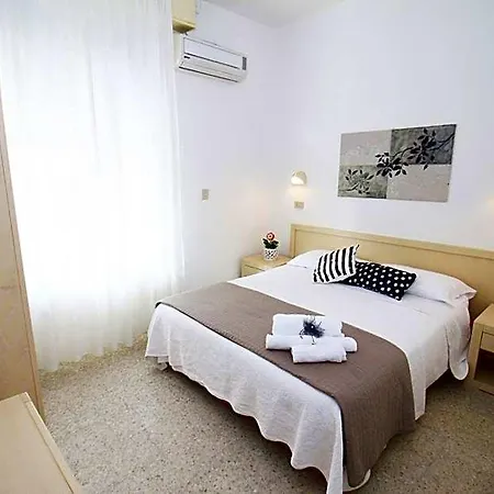 Luna Hotel
