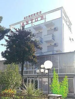 Hotel Luna - Colazione Fino A Tarda Mattina